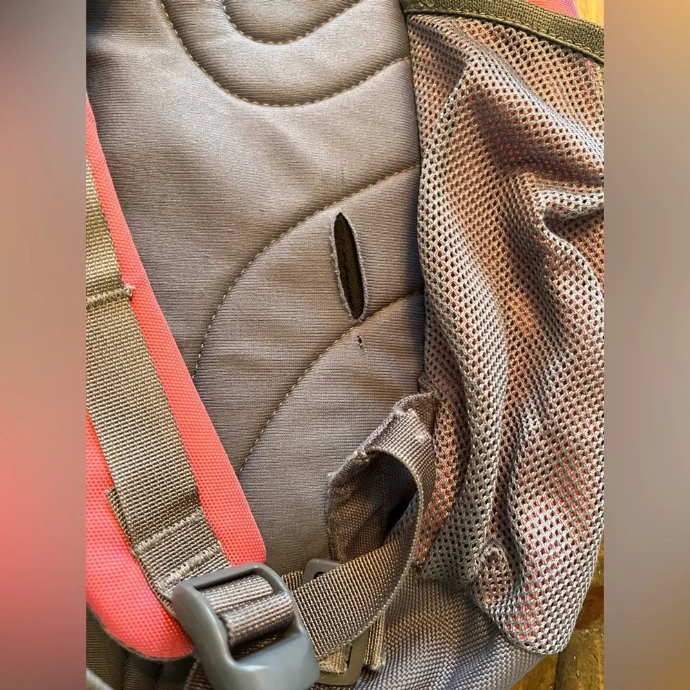 The North Face Wasatch pink Gray Backpack school‎ book bag camping hiking